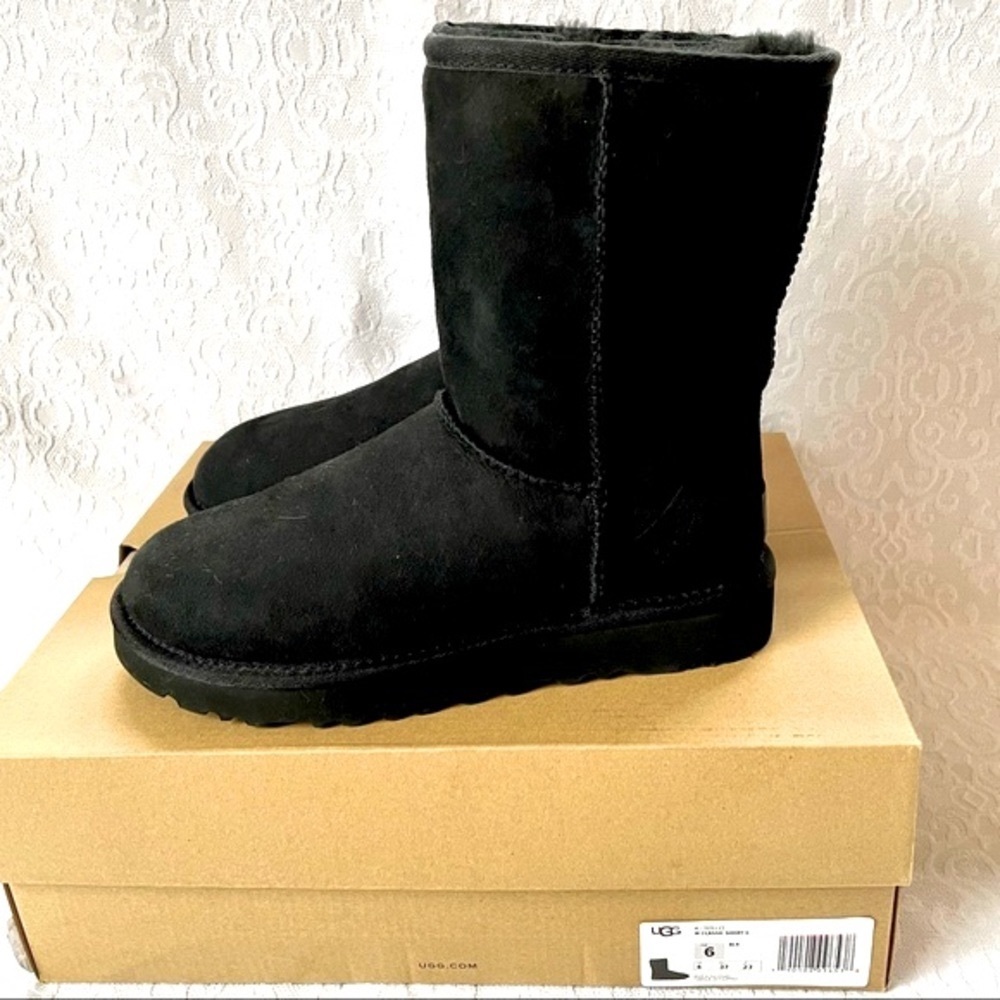 NIB UGG Black Classic Short II Boots 6M